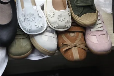 Comprendre la différence entre les chaussures de ciment froid et les chaussur...